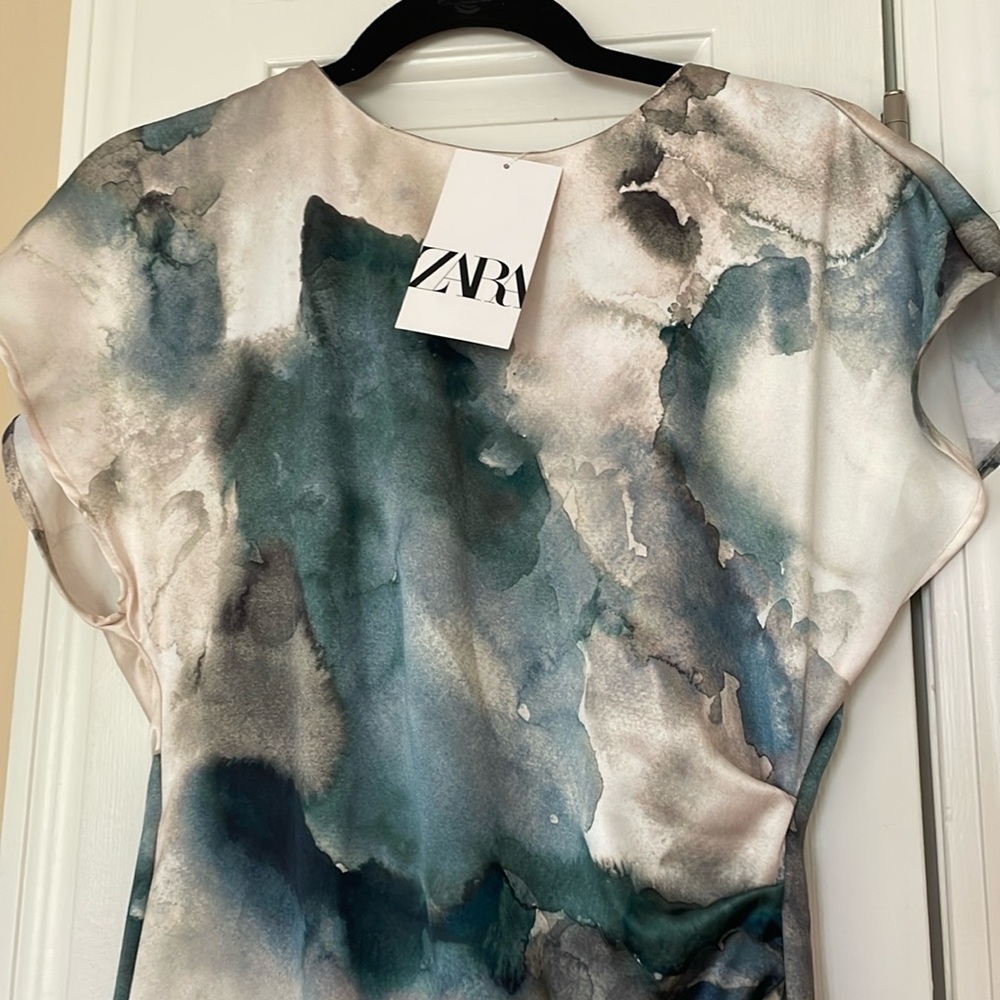 Gorgeous satin dress, very comfortable.